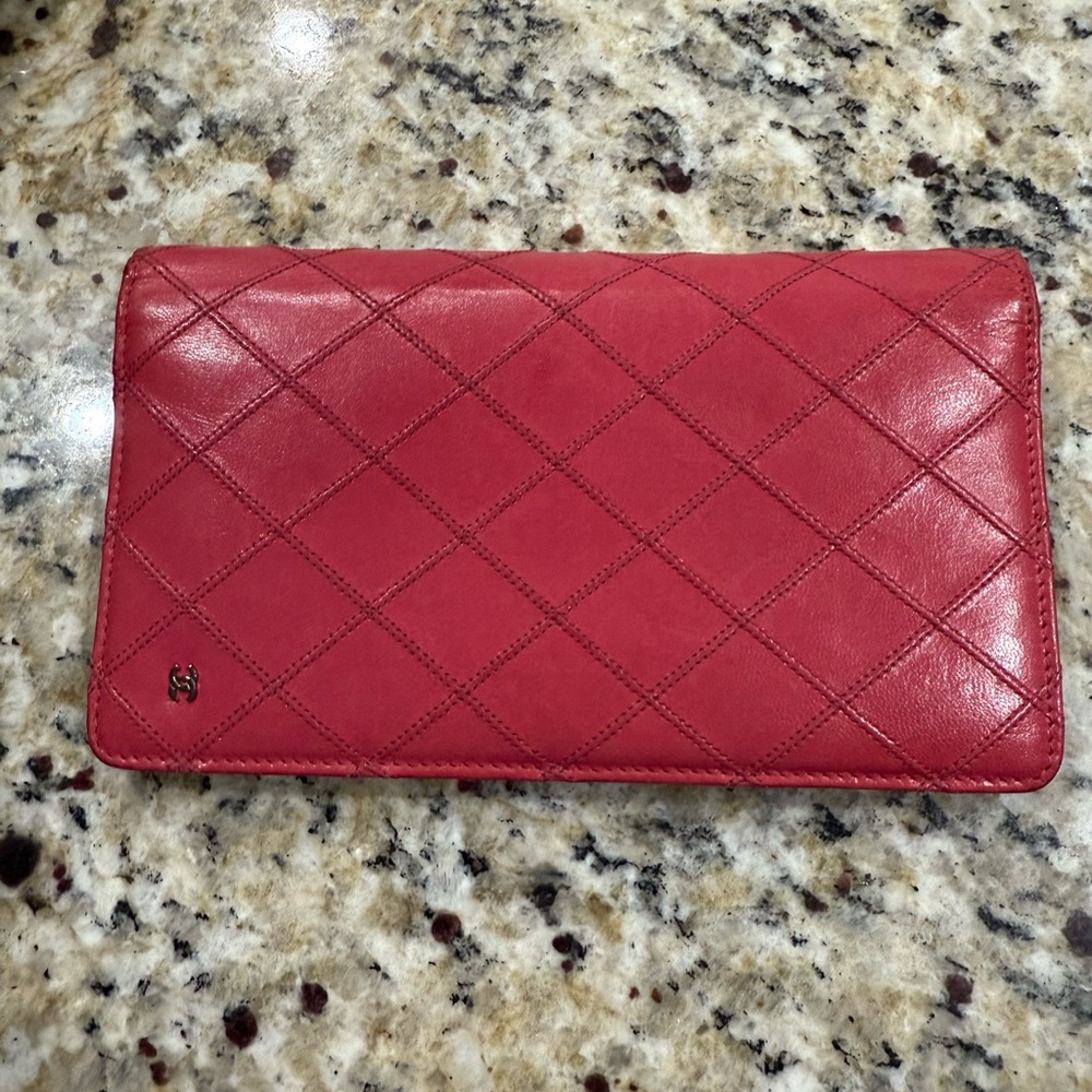 Dark Pink Chanel Wallet, Excellent condition. Cert. Posh HQ. Hologram intact